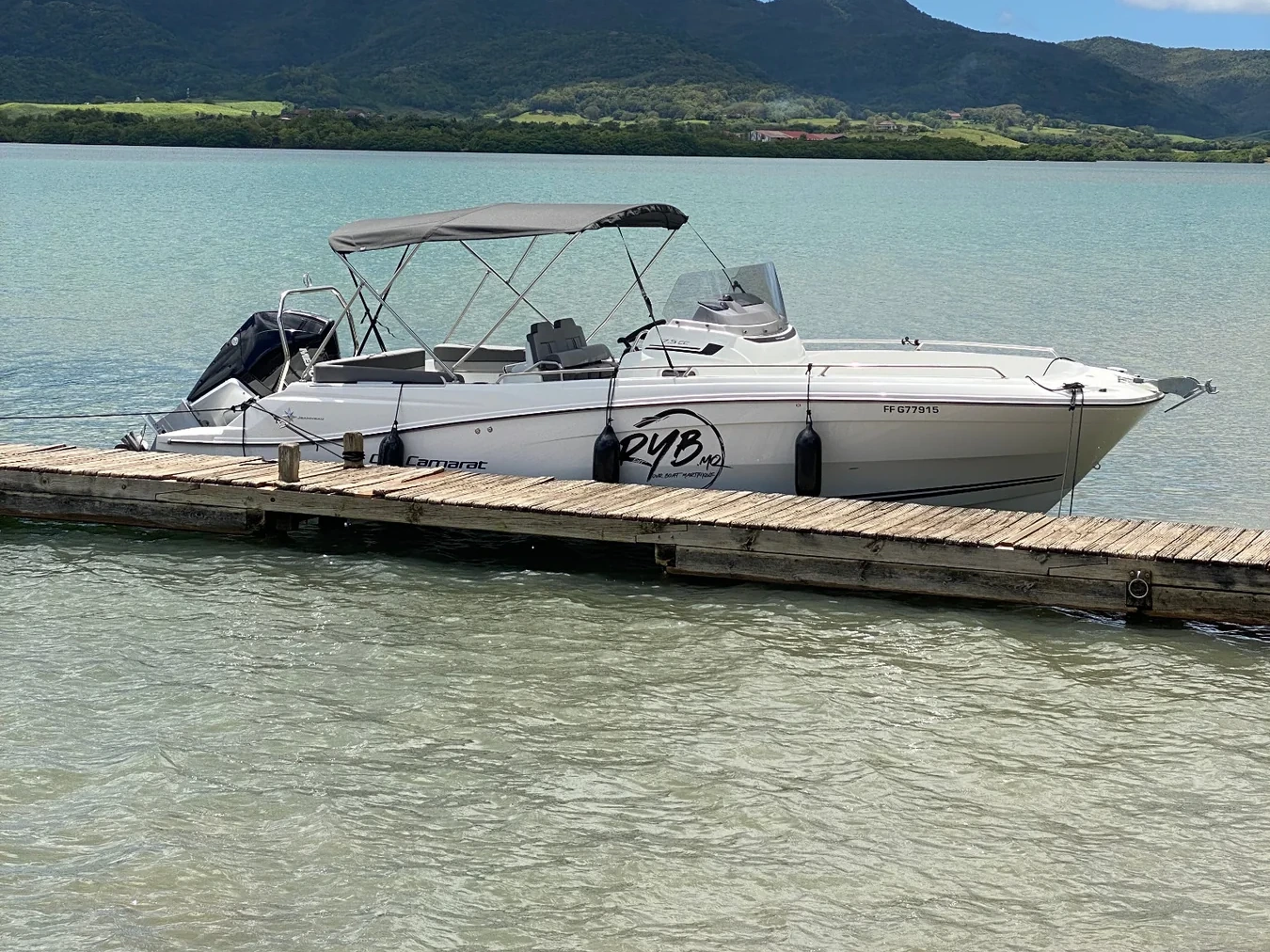 Cap Camarat 7.5 CC Rent Your Boat Martinique